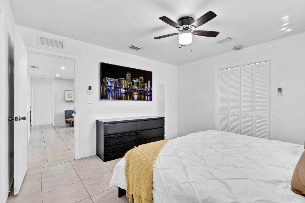 Peaceful 3 Bedroom House With Relaxing Backyard 15 Minutes To The Ocean