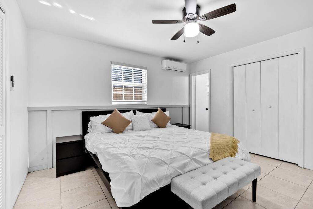 Hébergement de vacances Peaceful 3 Bedroom House With Relaxing Backyard 15 Minutes To The Ocean *