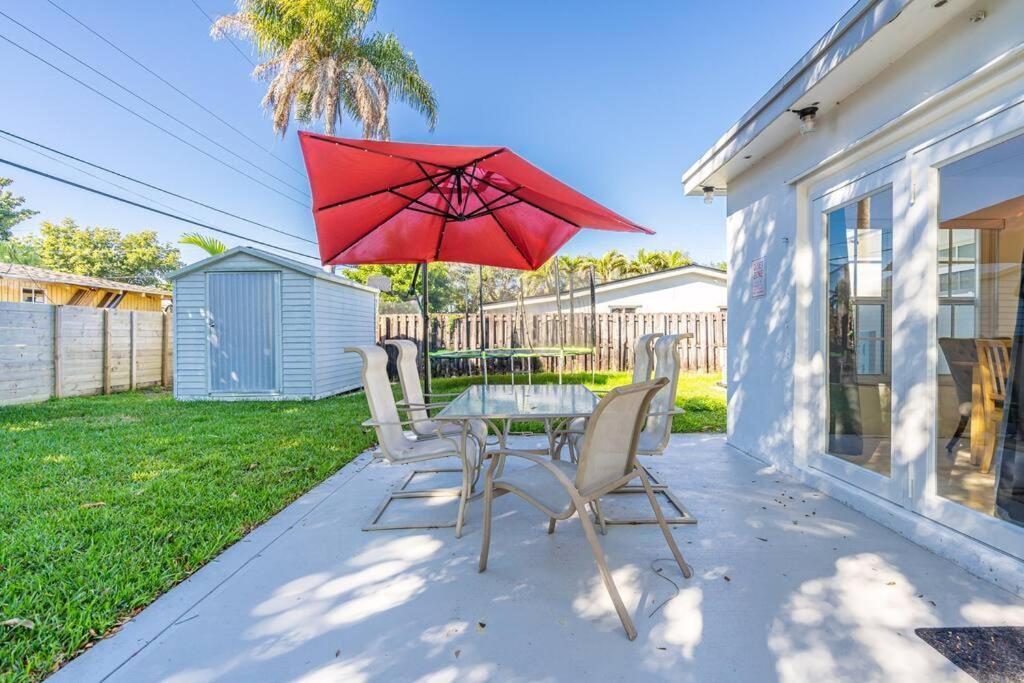 Hébergement de vacances Peaceful 3 Bedroom House With Relaxing Backyard 15 Minutes To The Ocean Hollywood