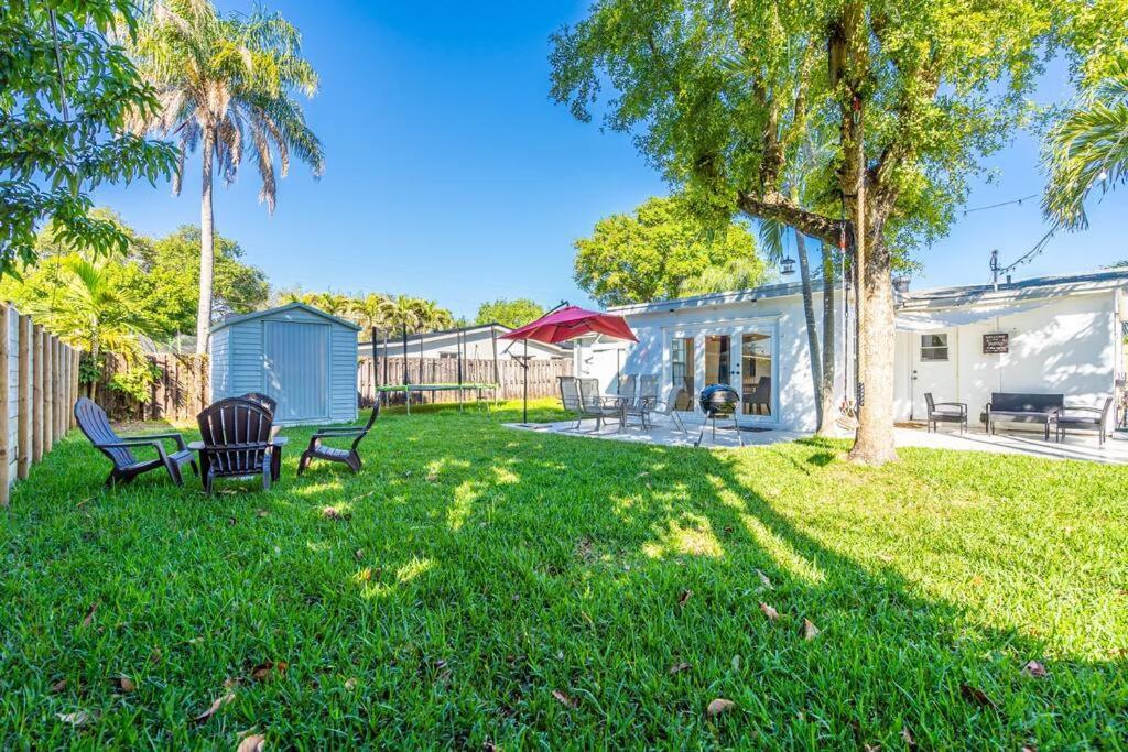 Hébergement de vacances Peaceful 3 Bedroom House With Relaxing Backyard 15 Minutes To The Ocean *